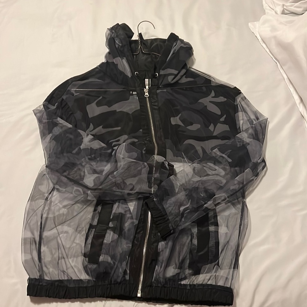 cami print rain jacket